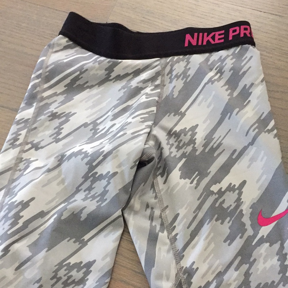 Nike girls dry fit leggings